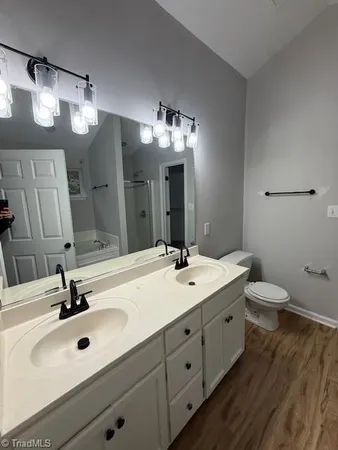 $1,995 | 4005 Queens Grant Road, Jamestown, NC 27282