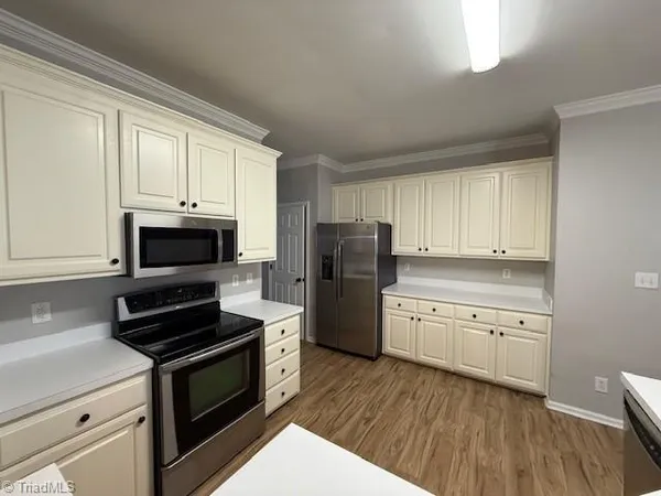 $1,995 | 4005 Queens Grant Road, Jamestown, NC 27282