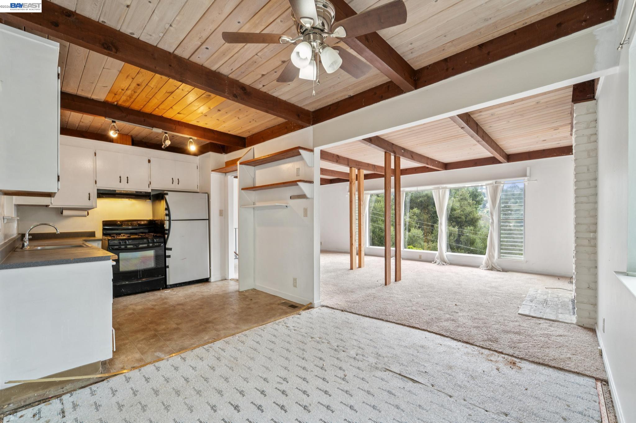 6151 Valley View Road Oakland, CA 94611 - Photo 16 of 37 Gallery Image 16