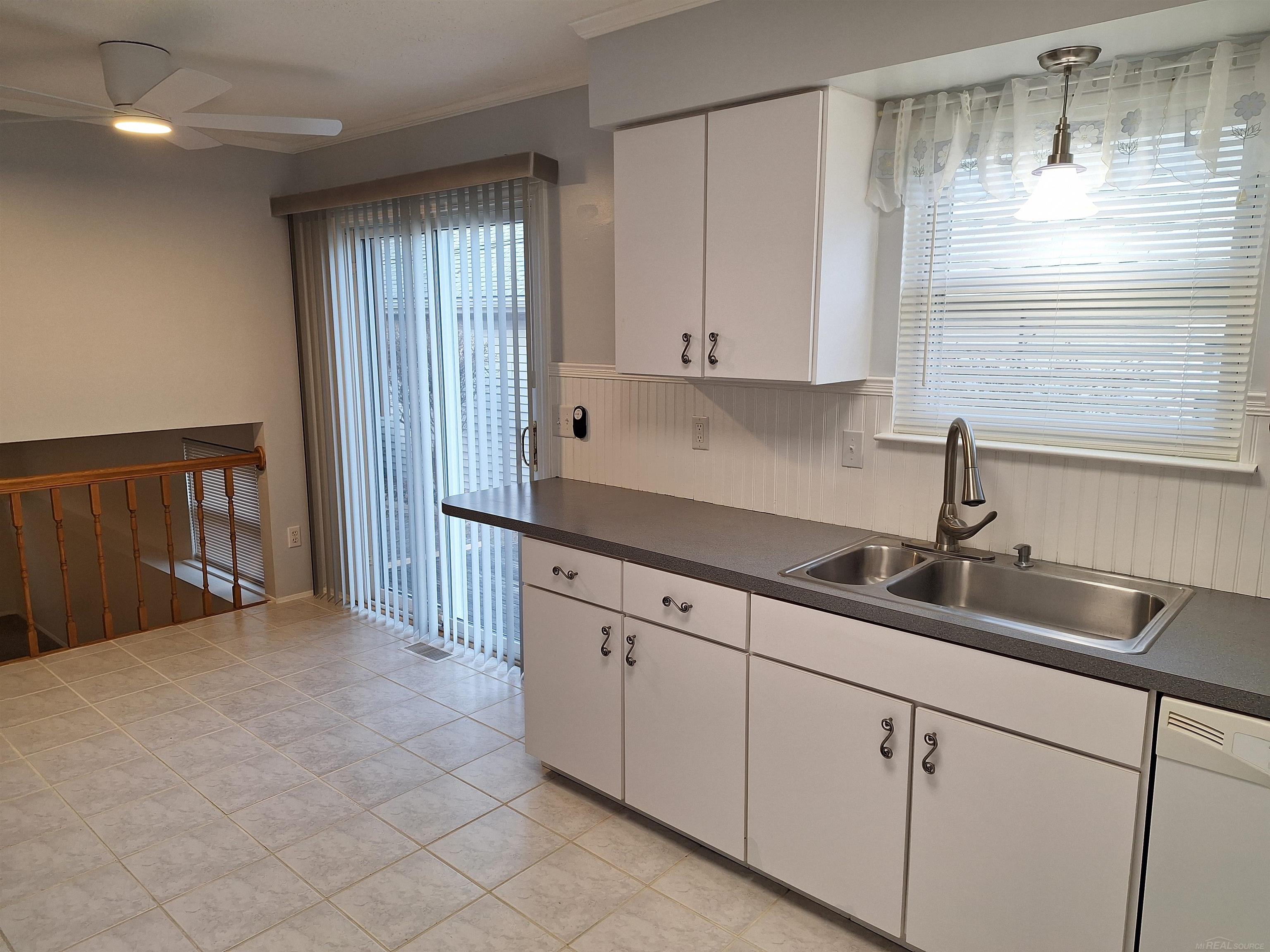 4130 Elmhurst Road Waterford, MI 48328 - Photo 10 of 27