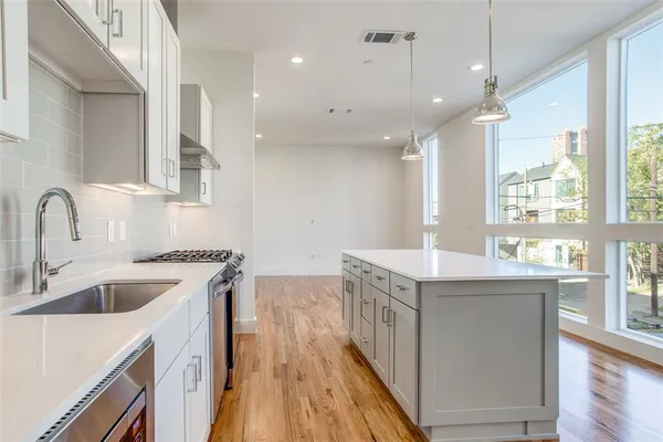 $2,700 | 2128 Ashby Street, Unit 705, Dallas, TX 75204