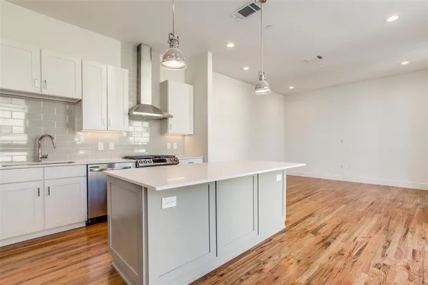 $2,700 | 2128 Ashby Street, Unit 705, Dallas, TX 75204