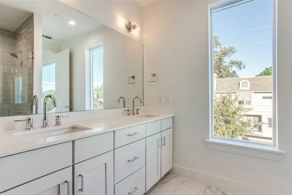 $2,700 | 2128 Ashby Street, Unit 705, Dallas, TX 75204