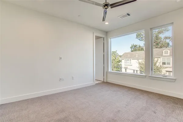 $2,700 | 2128 Ashby Street, Unit 705, Dallas, TX 75204