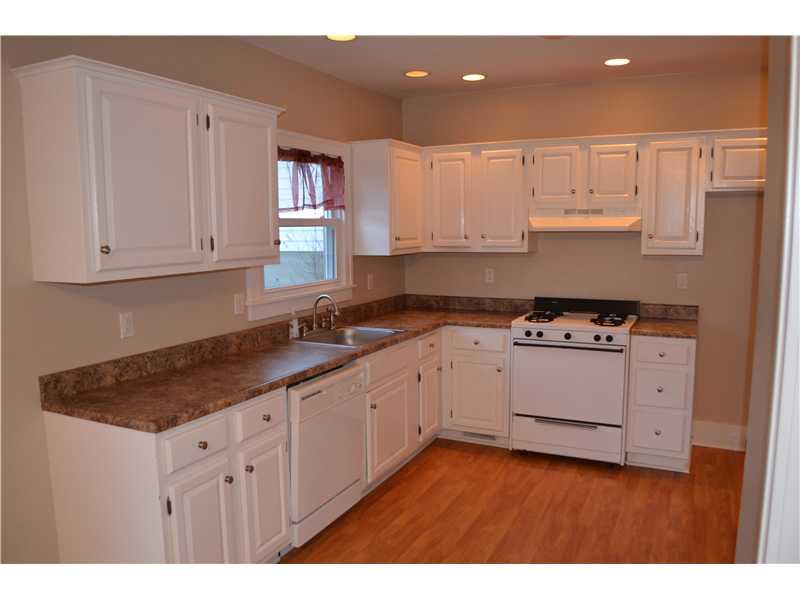 2642 River Road Vandergrift, PA 15690 - Photo 3 of 12 Kitchen.