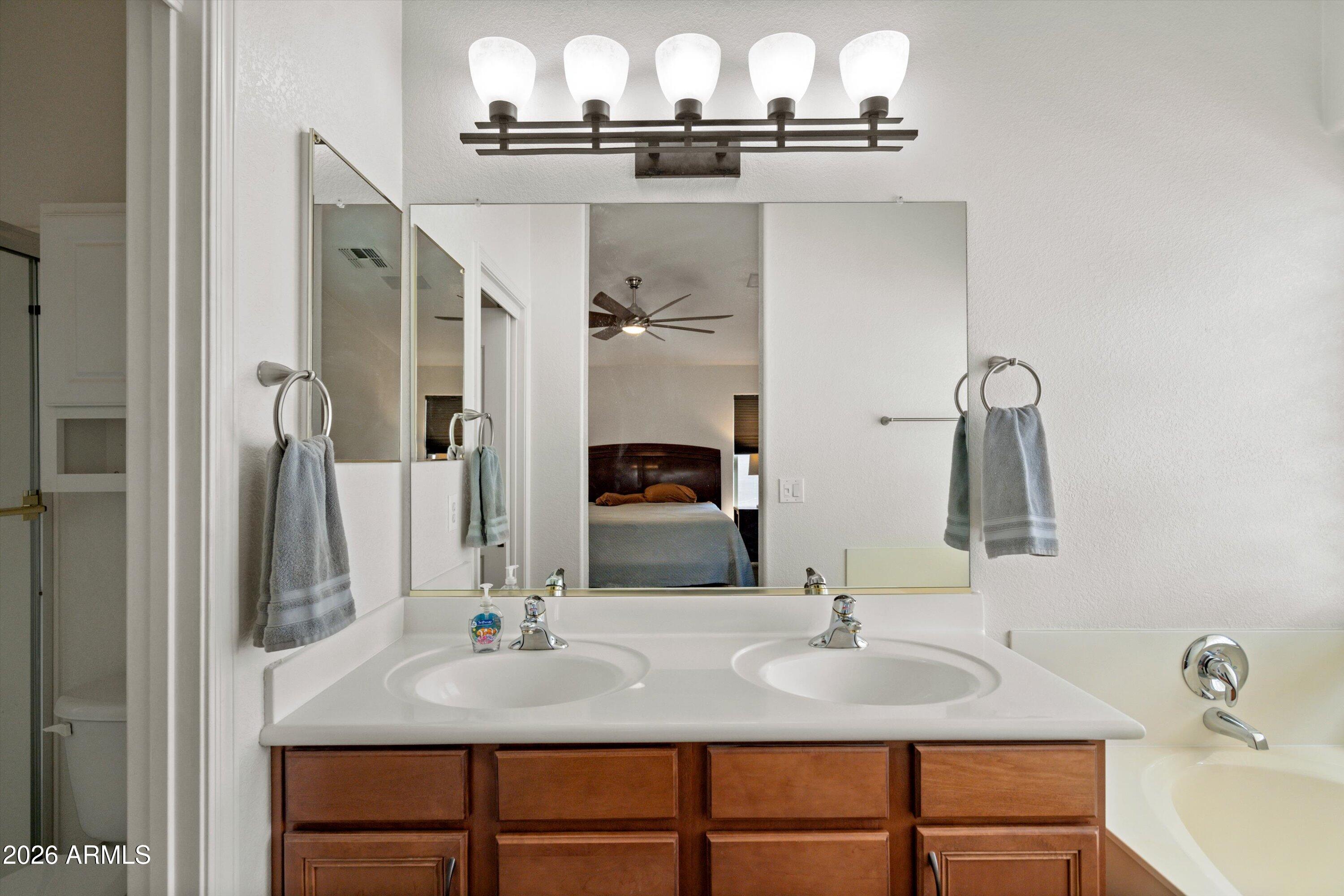 28619 North Nobel Road Phoenix, AZ 85085 - Photo 18 of 36 22-Primary Bathroom