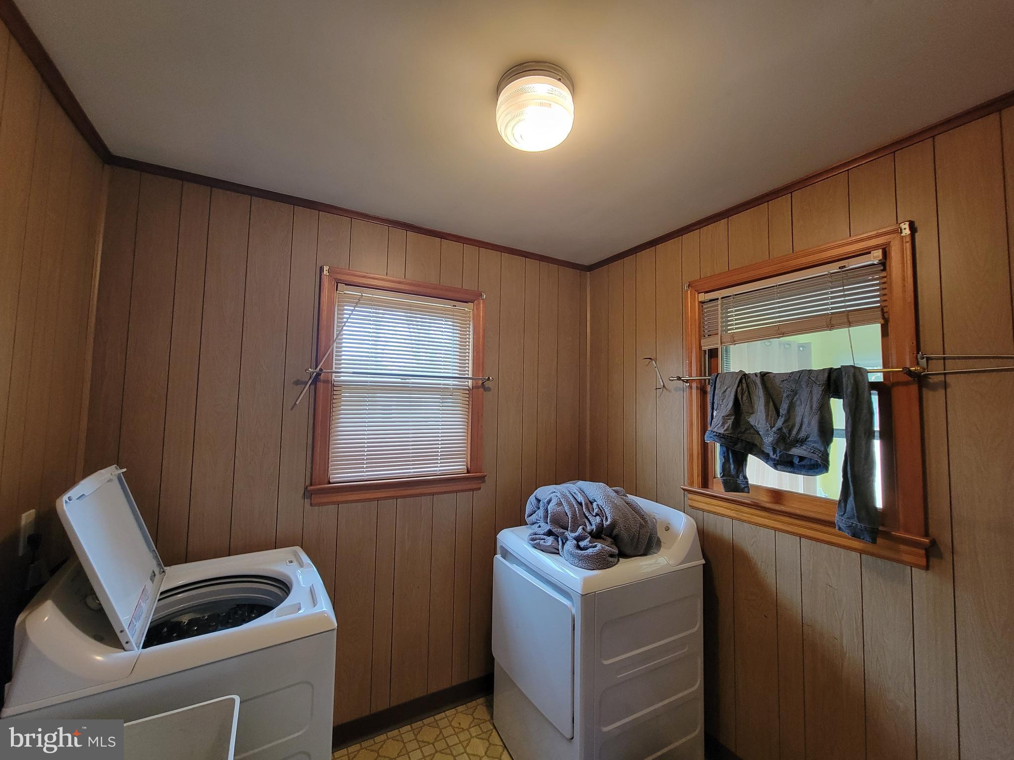 212 Cornell Road Glassboro, NJ 08028 - Photo 13 of 19 a room with furniture and window