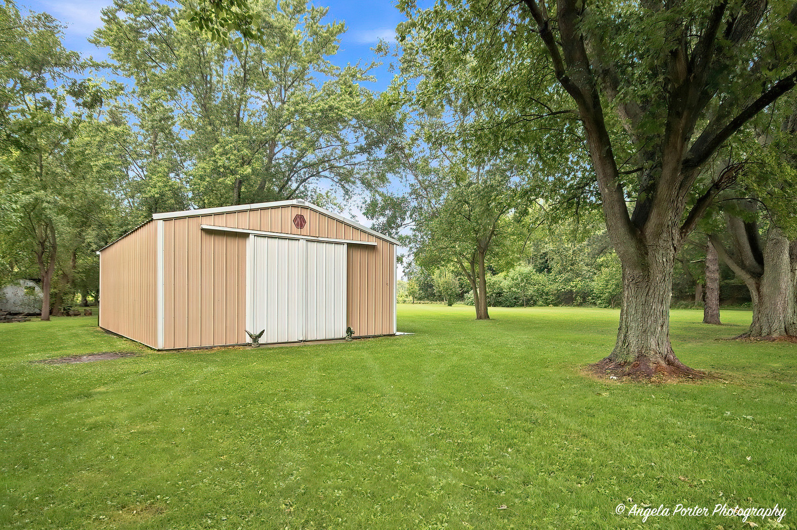 2211 Lamb Road Woodstock, IL 60098 - Photo 4 of 38 Gallery Image 4