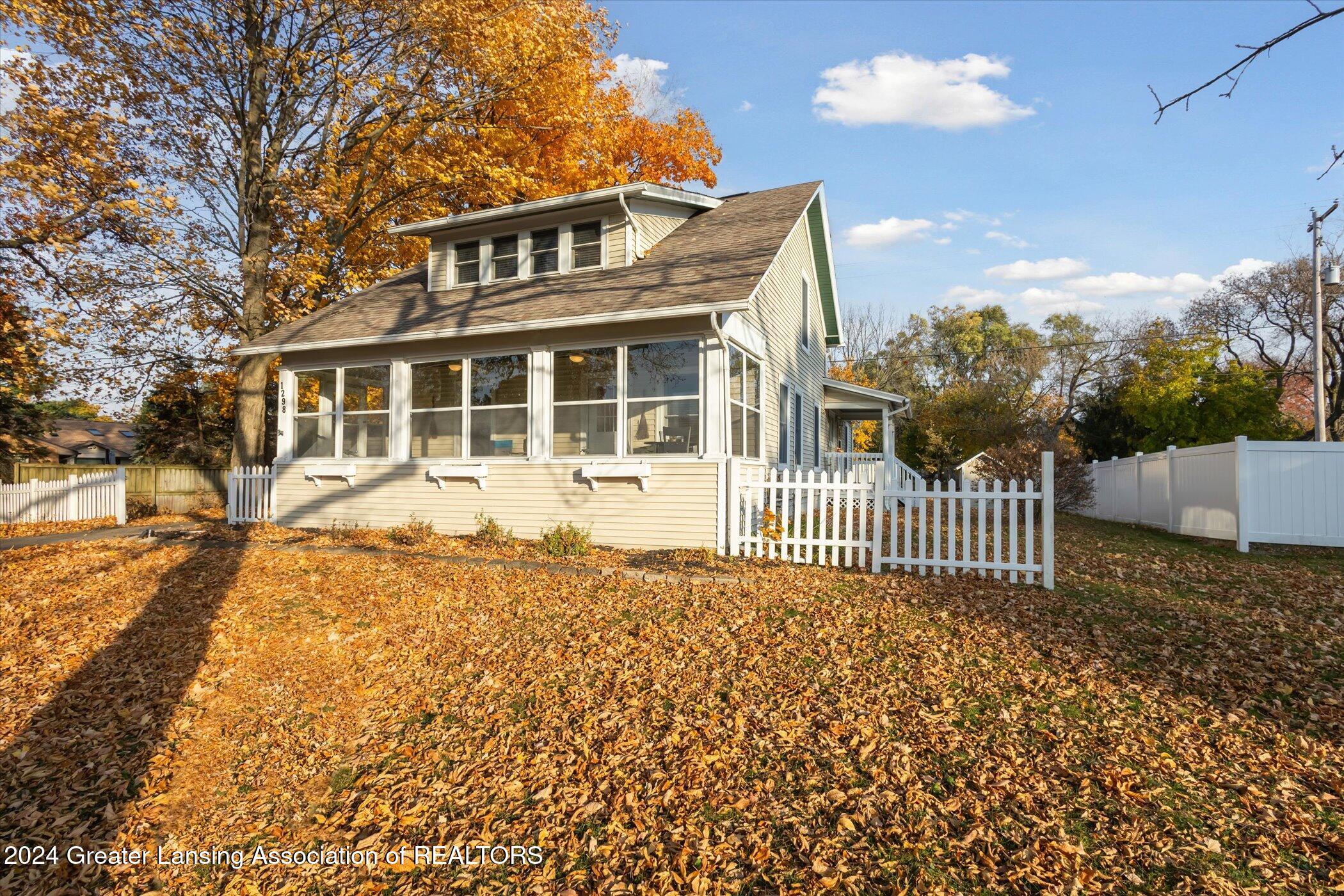 1298 Haslett Road Haslett, MI 48840 - Photo 4 of 48 04-1298-Haslett-Rd-Haslett-MI-48840-Wind