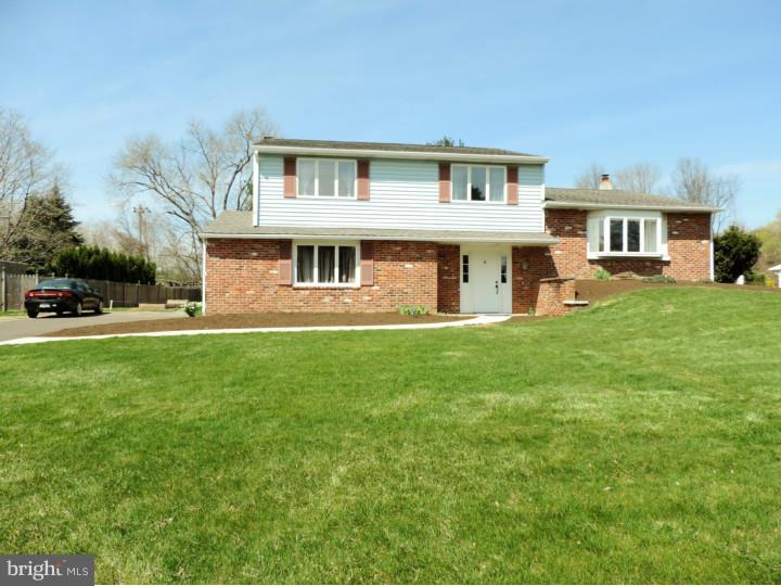 136 Rotterdam Road North Holland, PA 18966 - Photo 2 of 24 Exterior Front