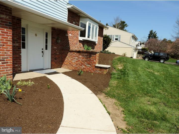 136 Rotterdam Road North Holland, PA 18966 - Photo 3 of 24 Exterior Front