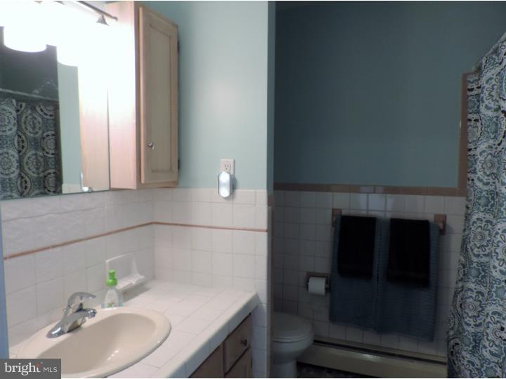 136 Rotterdam Road North Holland, PA 18966 - Photo 21 of 24 Bathroom