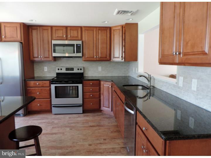136 Rotterdam Road North Holland, PA 18966 - Photo 6 of 24 Kitchen