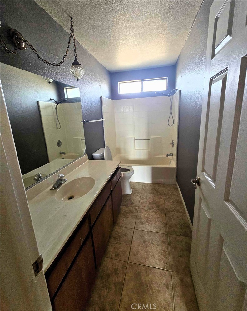 22684 Powhatan Road Apple Valley, CA 92308 - Photo 11 of 21