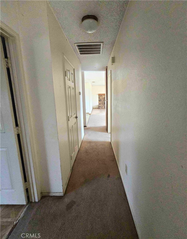 22684 Powhatan Road Apple Valley, CA 92308 - Photo 10 of 21