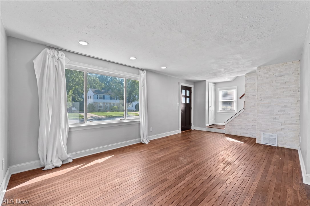4527 Laurel Road South Euclid, OH 44121 - Photo 6 of 41 Gallery Image 6