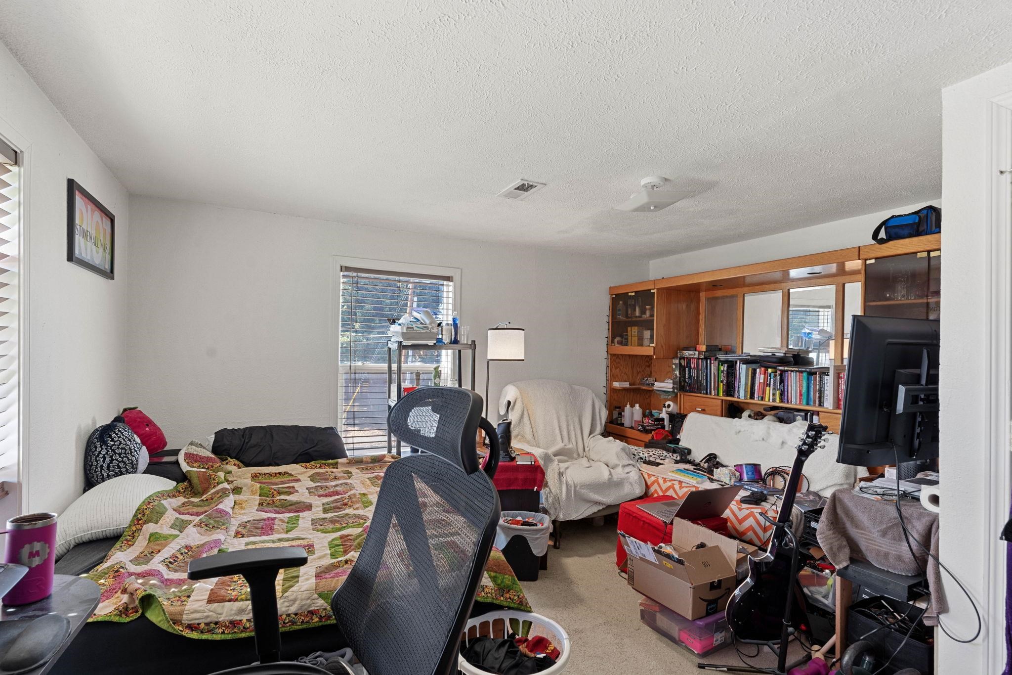 323 South Pittsburg Street Spokane, WA 99202 - Photo 12 of 29