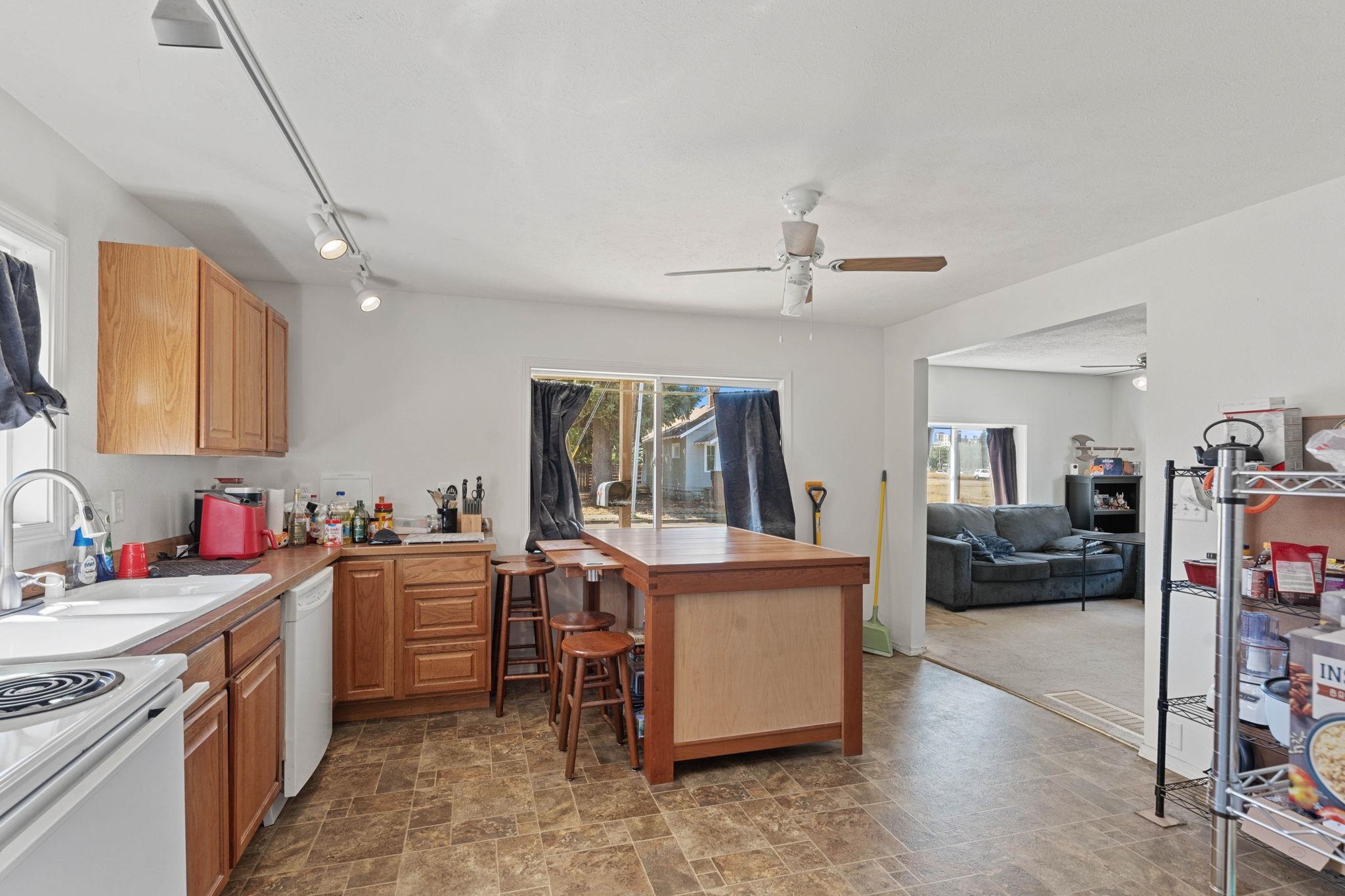 323 South Pittsburg Street Spokane, WA 99202 - Photo 8 of 29