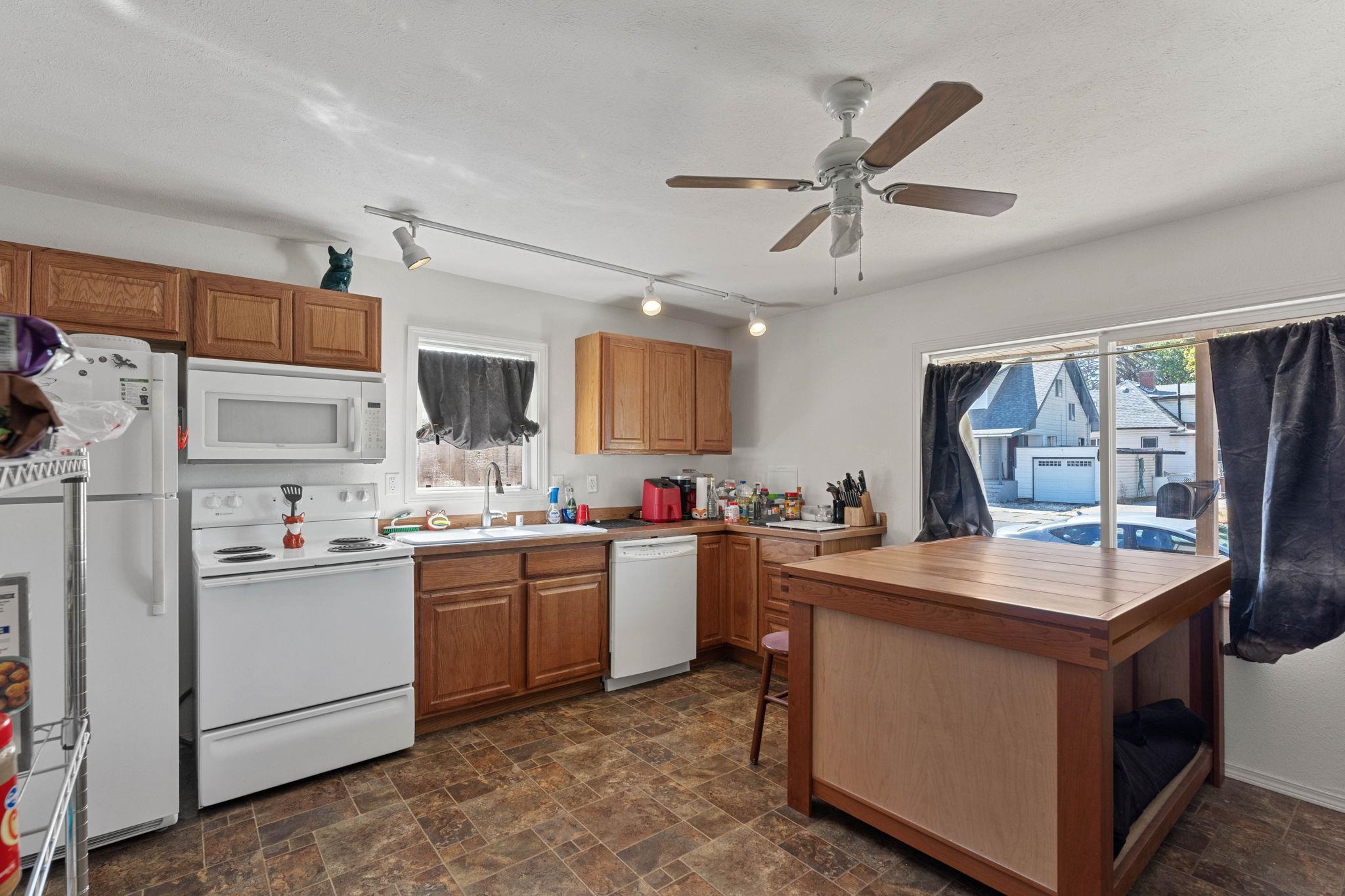 323 South Pittsburg Street Spokane, WA 99202 - Photo 9 of 29