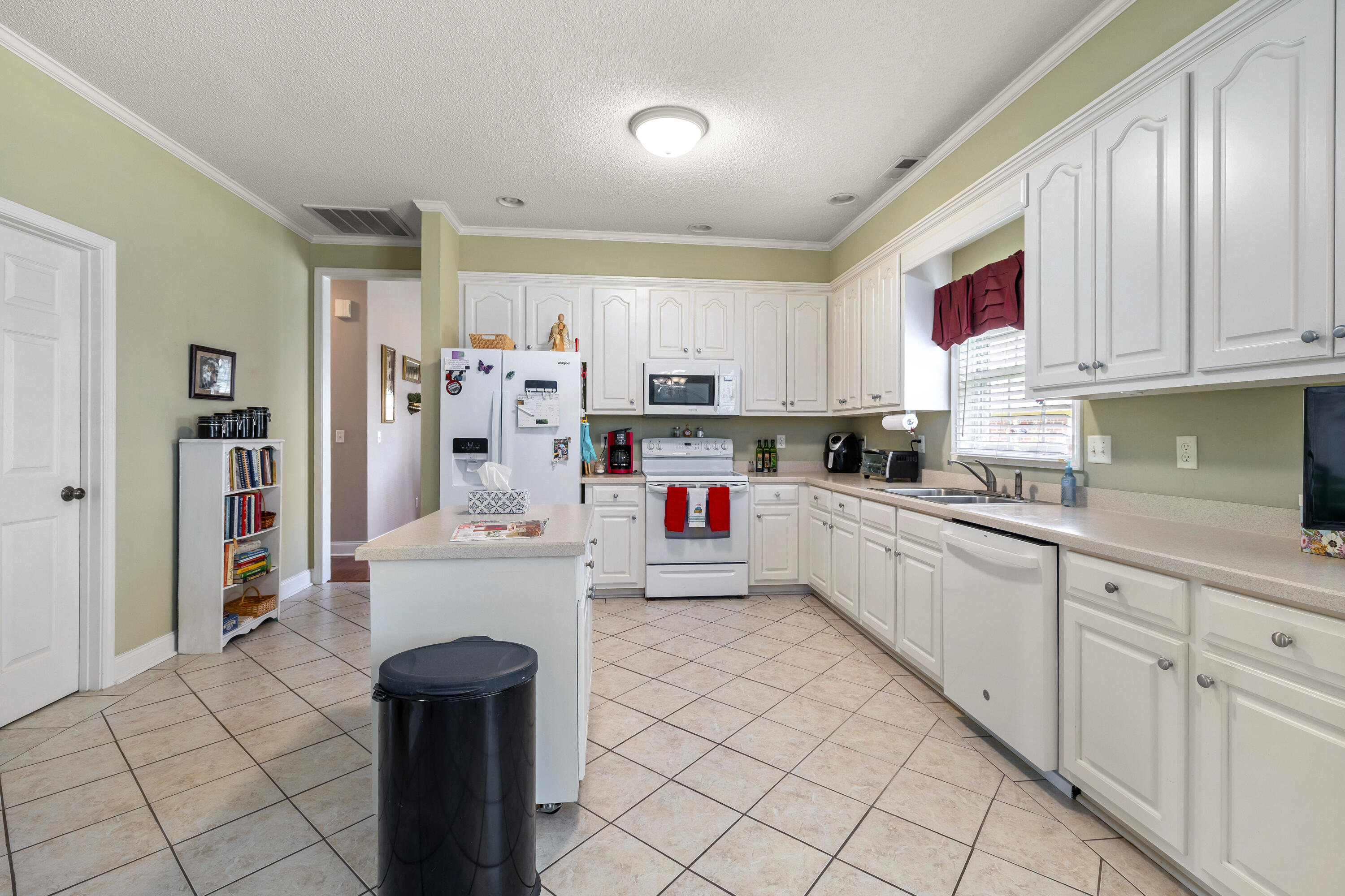 3221 Mayflower Lane Sumter, SC 29150 - Photo 14 of 44
