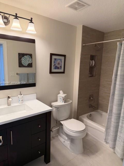 9021 Southwest 94th Street, Unit 708 Miami, FL 33176 - Photo 5 of 11 a bathroom with a toilet a sink and shower
