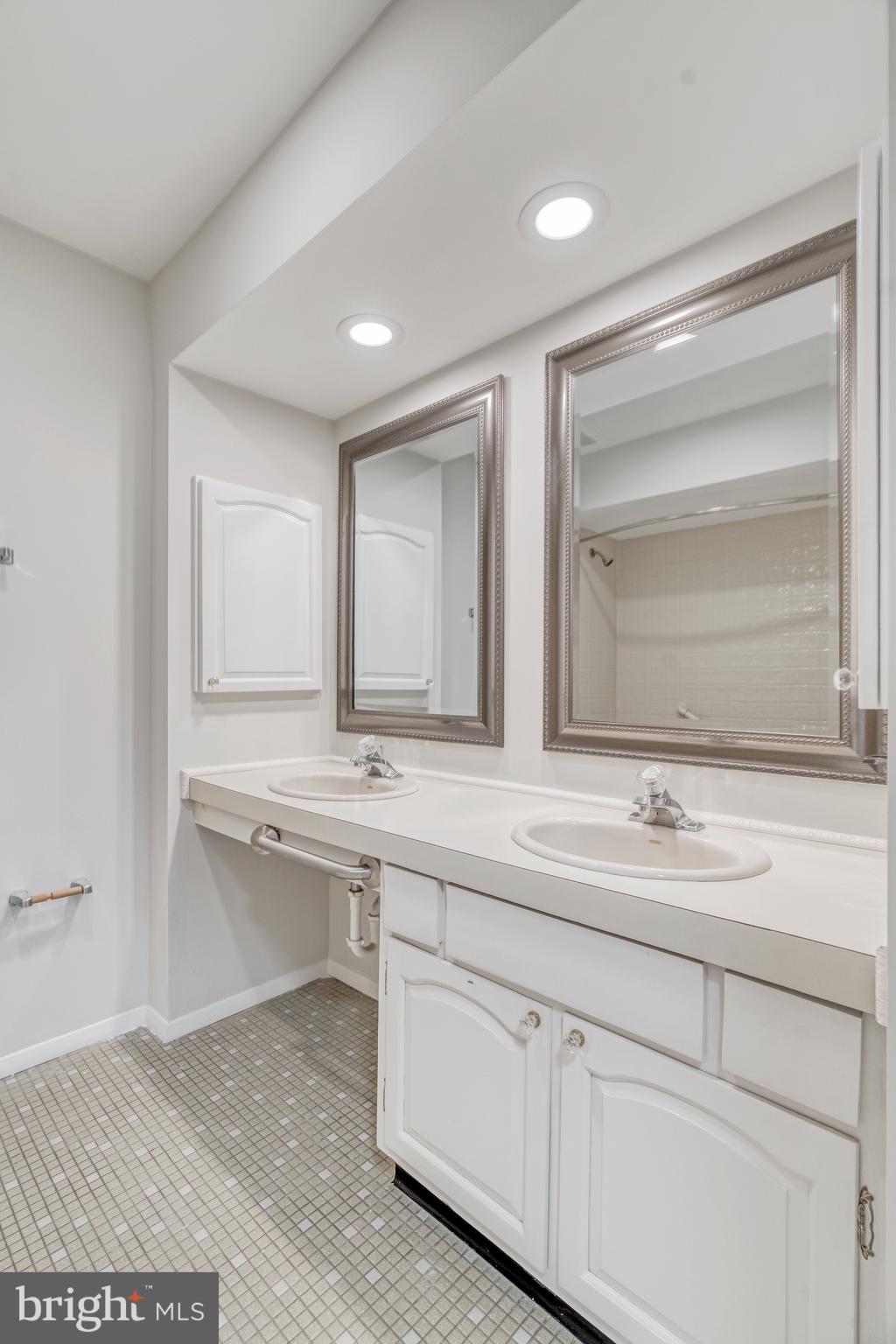 13107 Poplar Tree Road Fairfax, VA 22033 - Photo 40 of 51 Gallery Image 40