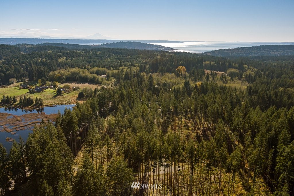 3 Cultus Bay Road Clinton, WA 98236 - Photo 4 of 25 Gallery Image 4