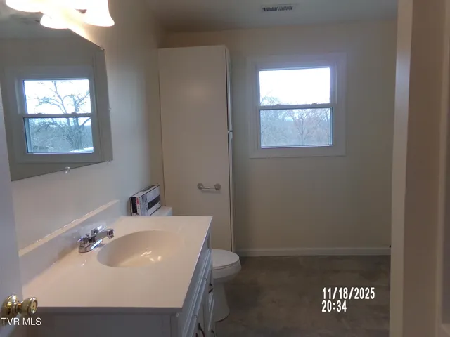 $475,000 | 915 Muddy Creek Road, Piney Flats, TN 37686