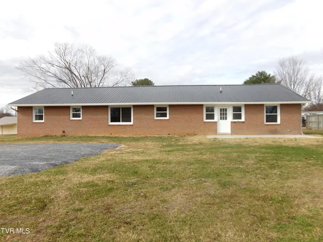 $475,000 | 915 Muddy Creek Road, Piney Flats, TN 37686