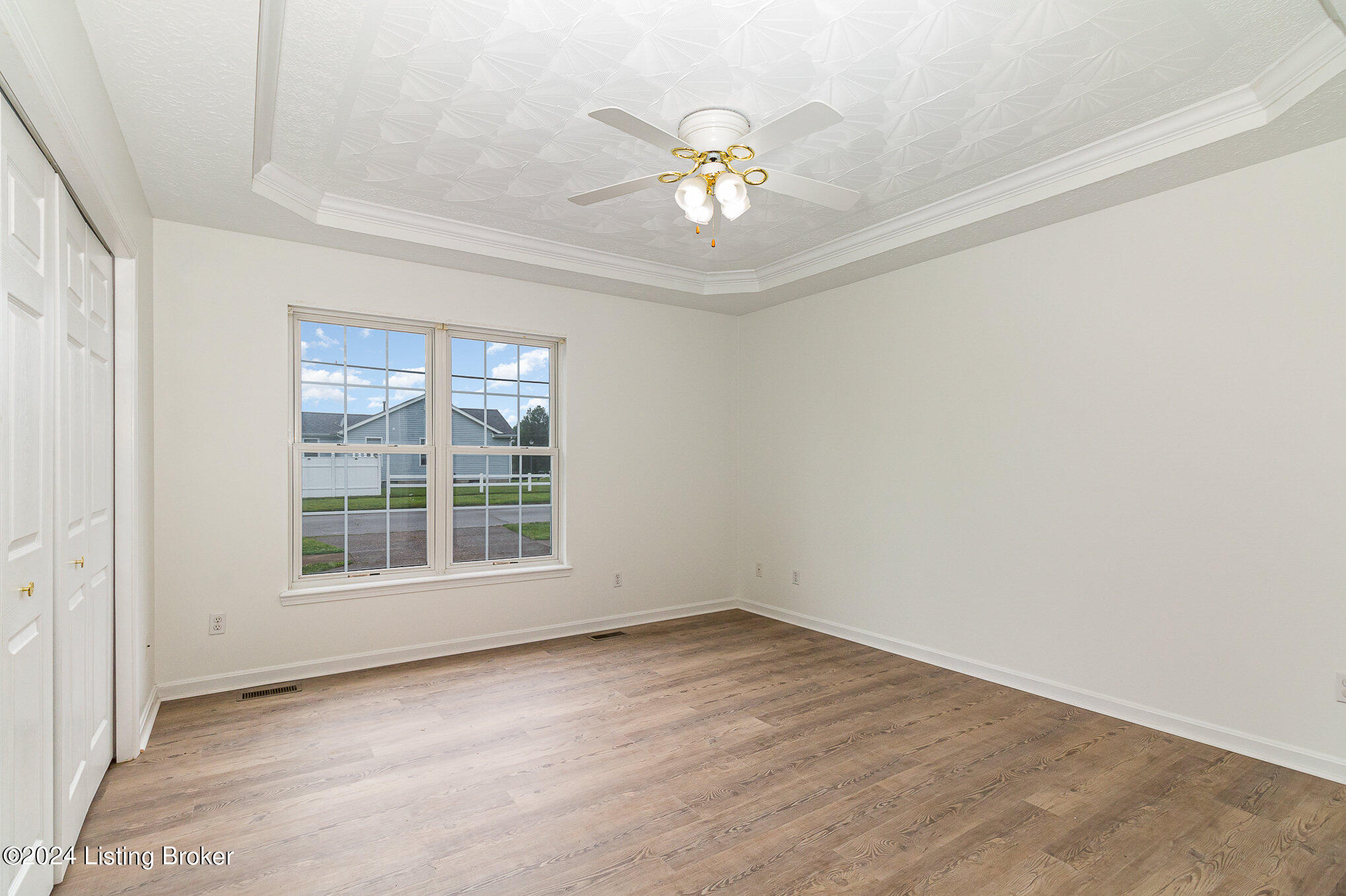 10105 Rod N Reel Road Louisville, KY 40229 - Photo 14 of 28 014_10105_rod_n_reel_rd_10-edit