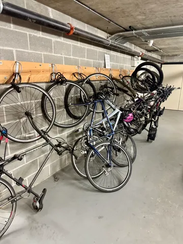 $500,000 | 2811 North Bell Avenue, Unit 301, Chicago, IL 60618