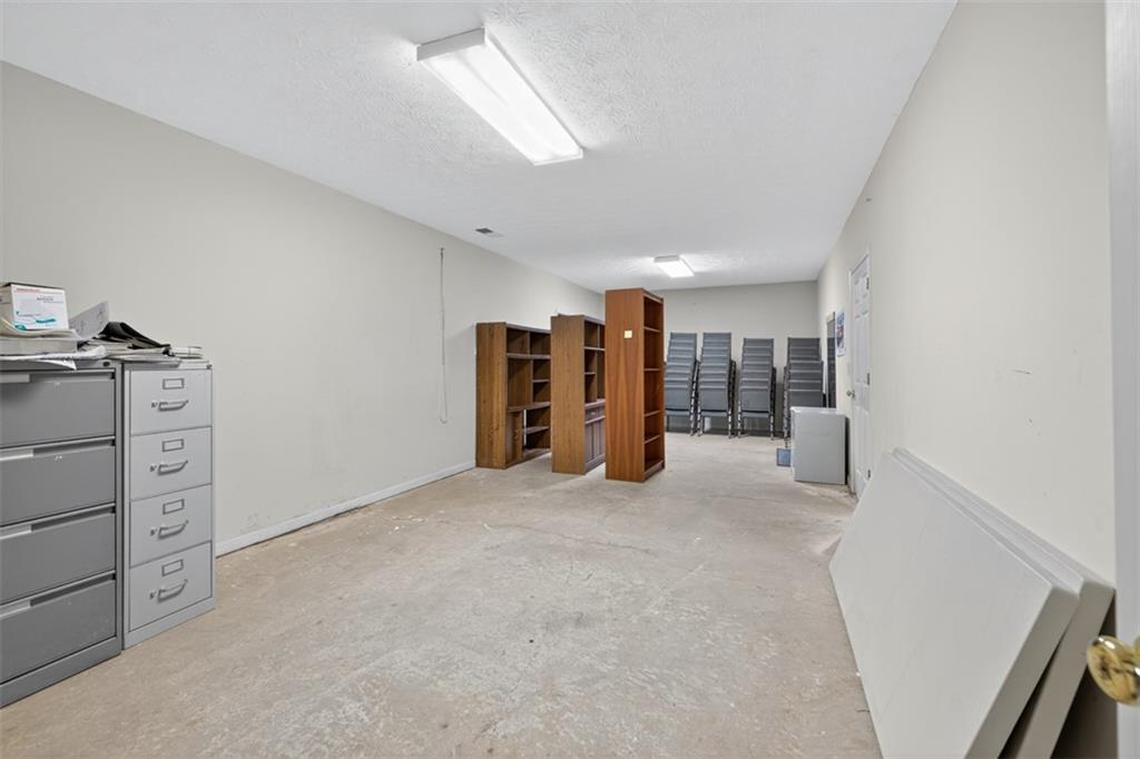 3357 Rising Fawn Trail Suwanee, GA 30024 - Photo 51 of 93 a view of an empty room with closet