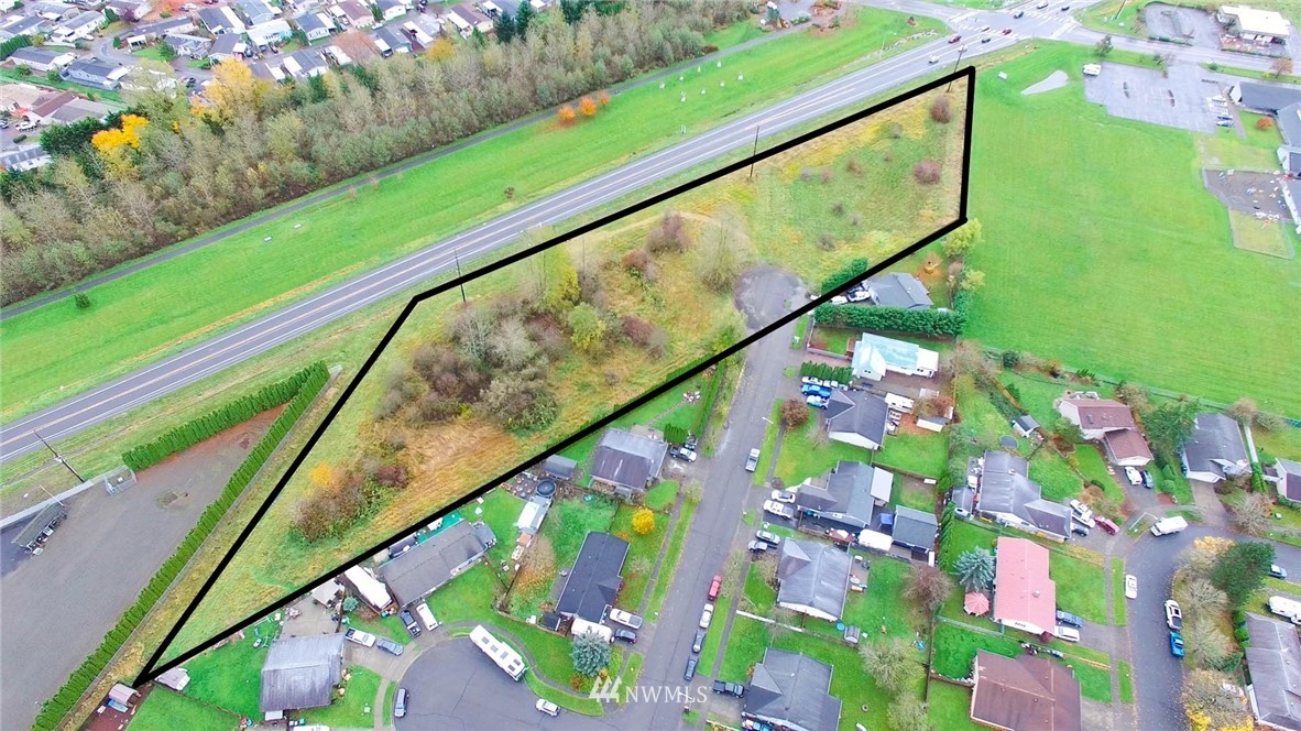 0 Johnson Street Enumclaw, WA 98022 - Photo 4 of 17 a view of a yard