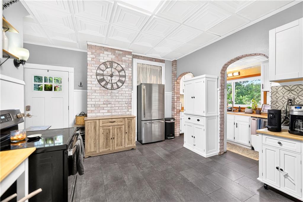 4004 Noblestown Road Oakdale, PA 15071 - Photo 4 of 50 Stylish country kitchen with exposed brick
