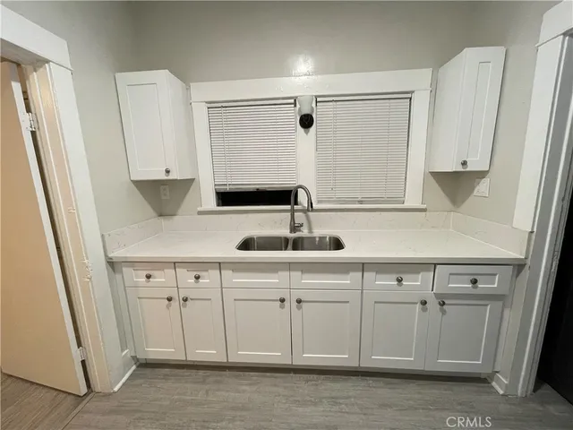 a close up view of a washer and dryer