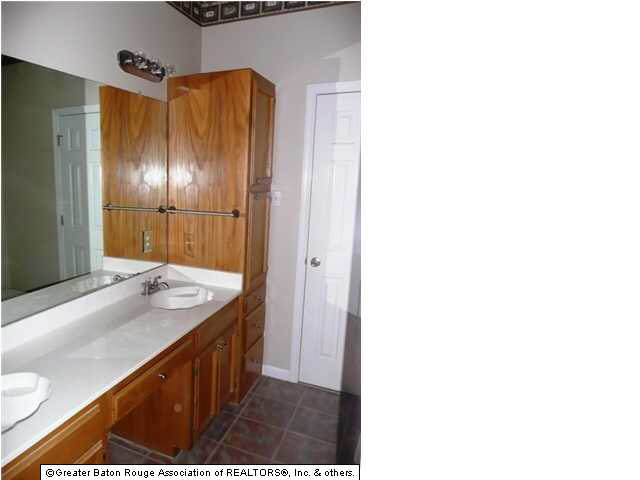 10690 Crossover Road Denham Springs, LA 70726 - Photo 11 of 23 Gallery Image 11