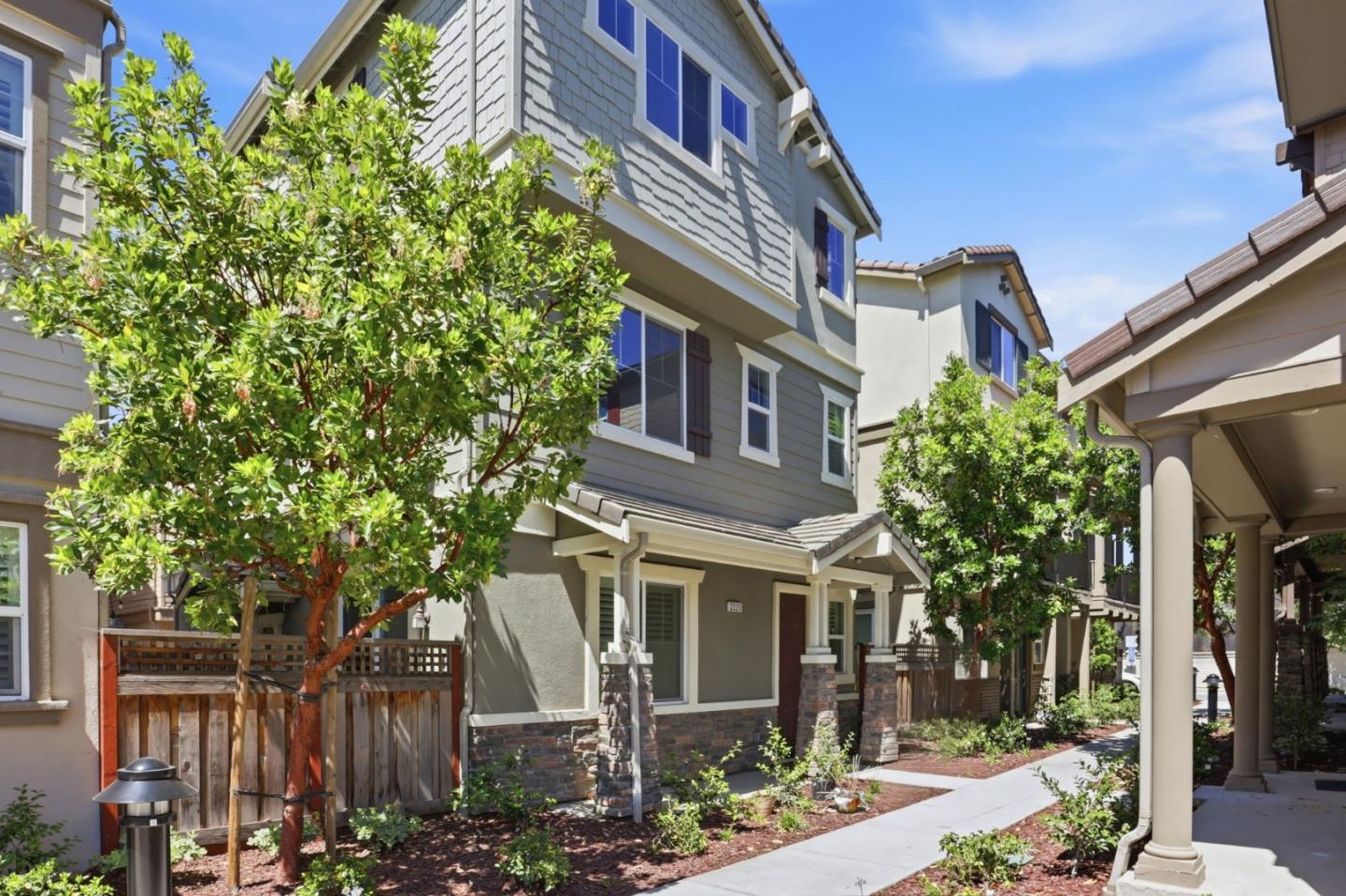 2220 Rosenblatt Street Hayward, CA 94544 - Photo 2 of 46