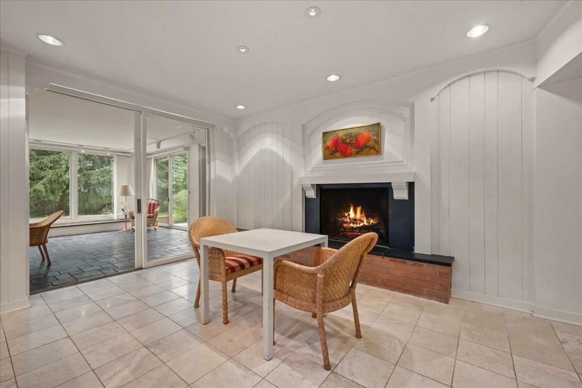 64 Locust Road Winnetka, IL 60093 - Photo 14 of 50 Gallery Image 14