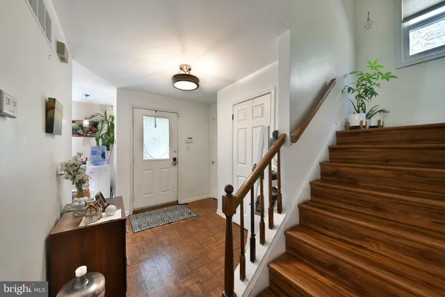 $350,000 | 100 Victoria Drive, Montgomeryville, PA 19446