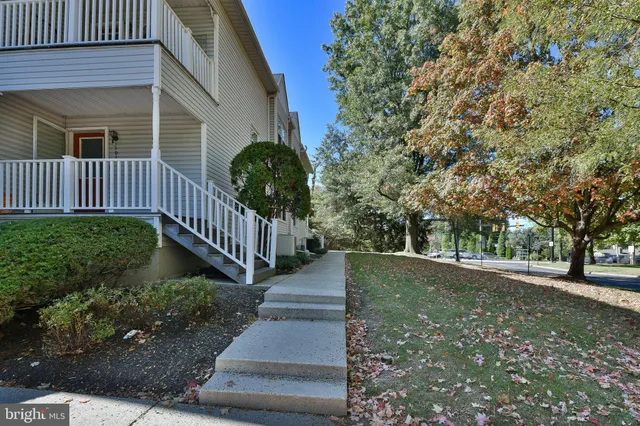$350,000 | 100 Victoria Drive, Montgomeryville, PA 19446