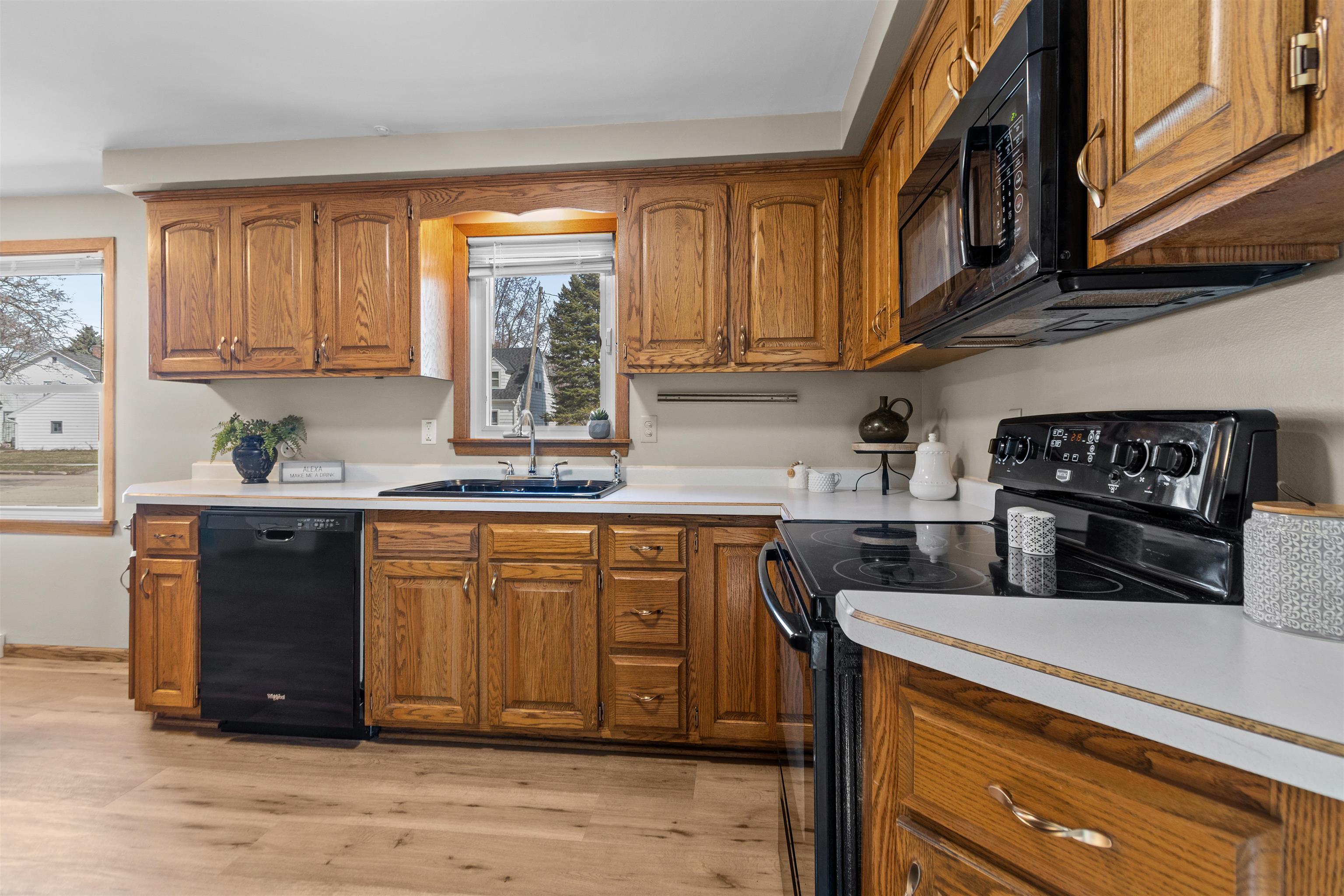 121 South Schaefer Street Appleton, WI 54915 - Photo 12 of 33