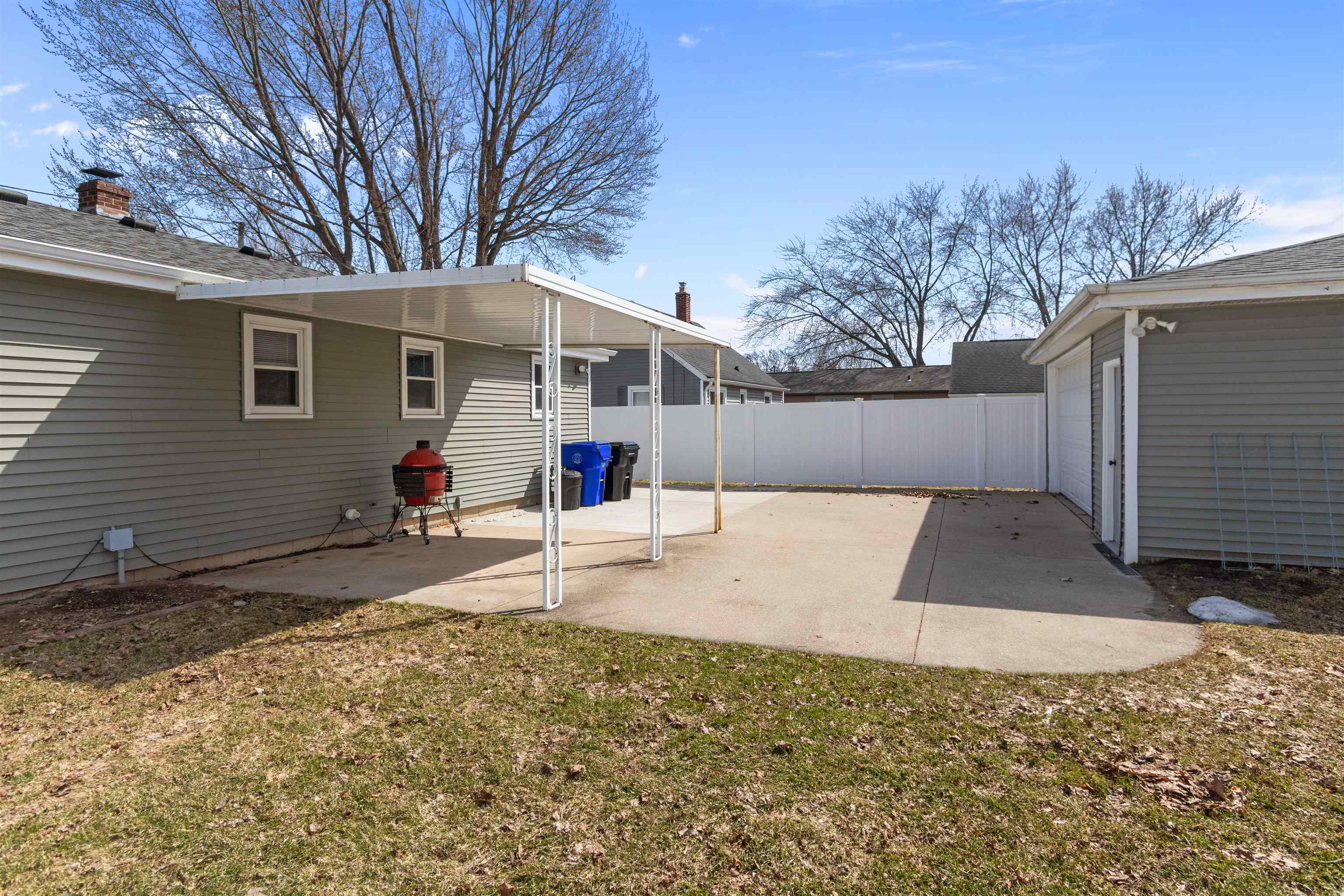 121 South Schaefer Street Appleton, WI 54915 - Photo 30 of 33