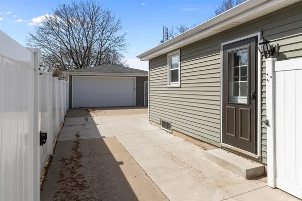 $275,000 | 121 South Schaefer Street, Appleton, WI 54915
