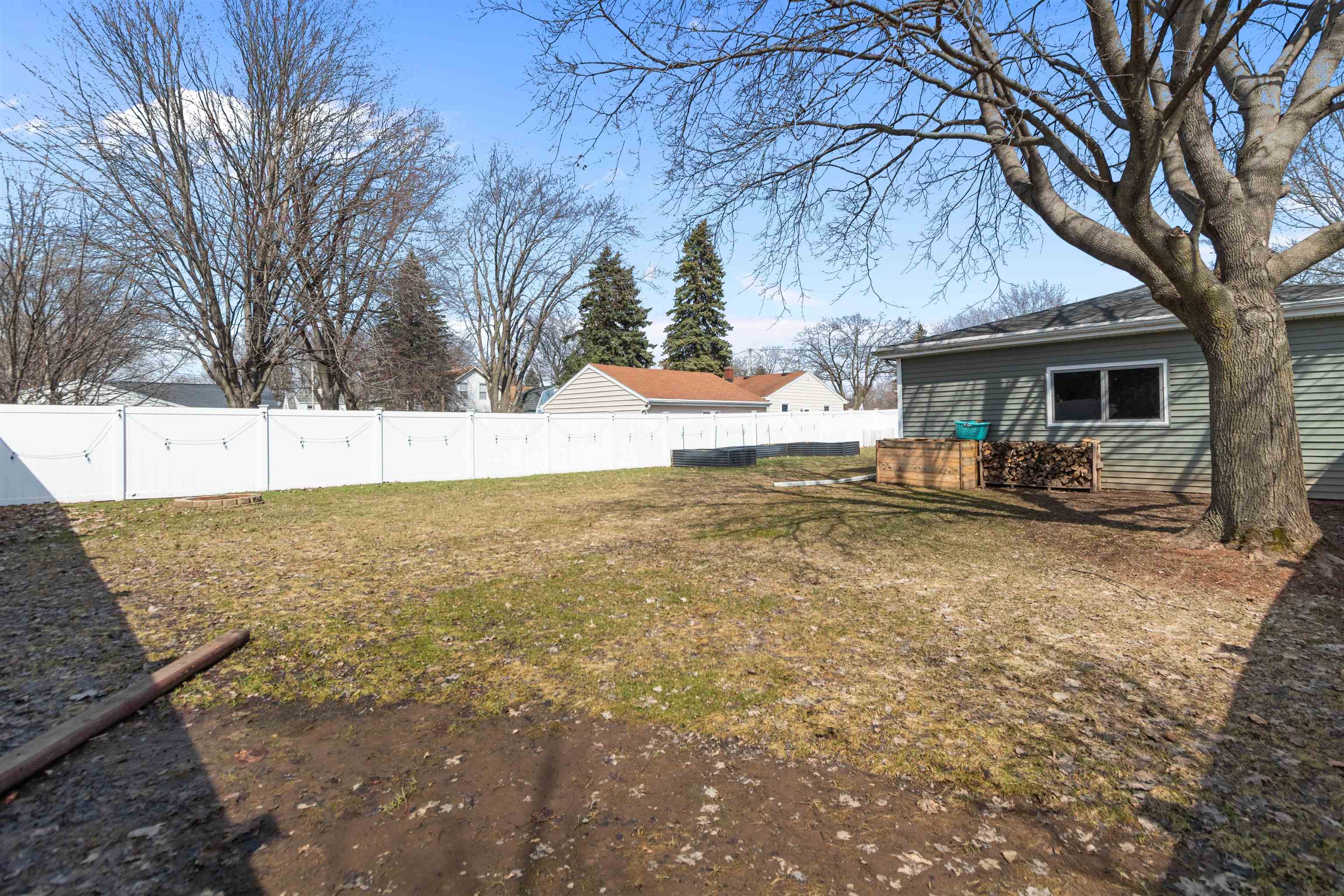 121 South Schaefer Street Appleton, WI 54915 - Photo 31 of 33