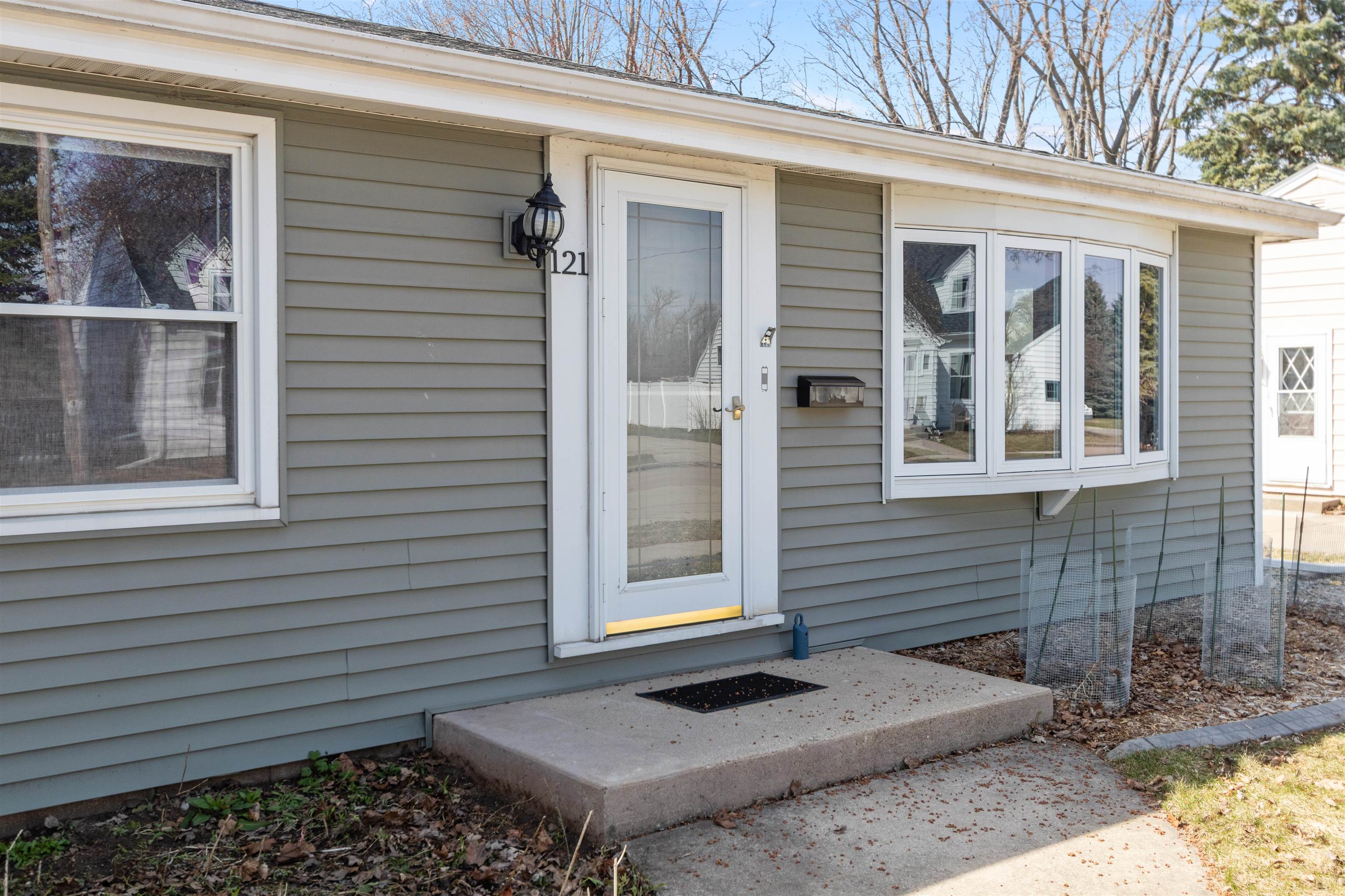 121 South Schaefer Street Appleton, WI 54915 - Photo 4 of 33