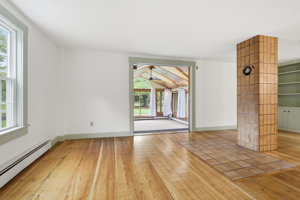 384 Pearl Hill Road Fitchburg, MA 01420 - Photo 2 of 41