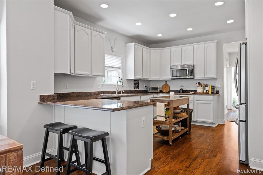 735 East Bluff Court Rochester Hills, MI 48306 - Photo 10 of 53