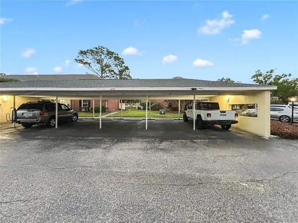 $189,999 | 13706 Orange Sunset Drive, Unit 13706, Tampa, FL 33618