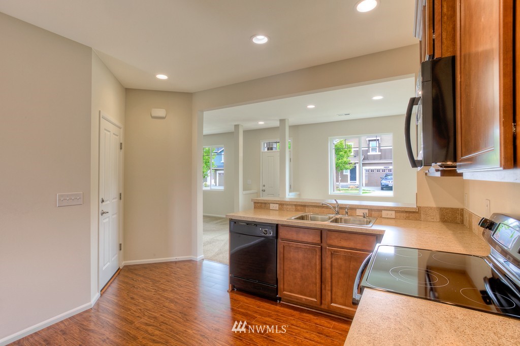 4734 Court R, Unit 2702 Tacoma, WA 98404 - Photo 8 of 14