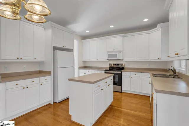 $465,000 | 1105 Farming Creek Drive, Simpsonville, SC 29680